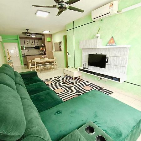 Nena Homestay Setia Alam, Air Conditioned, High Speed Internet Shah Alam Esterno foto
