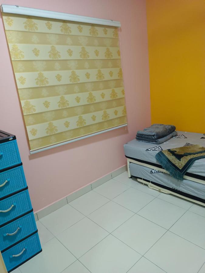 Nena Homestay Setia Alam, Air Conditioned, High Speed Internet Shah Alam Esterno foto