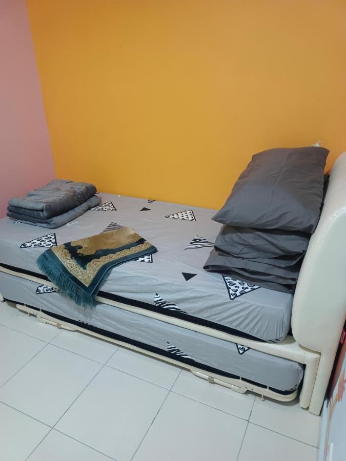 Nena Homestay Setia Alam, Air Conditioned, High Speed Internet Shah Alam Esterno foto