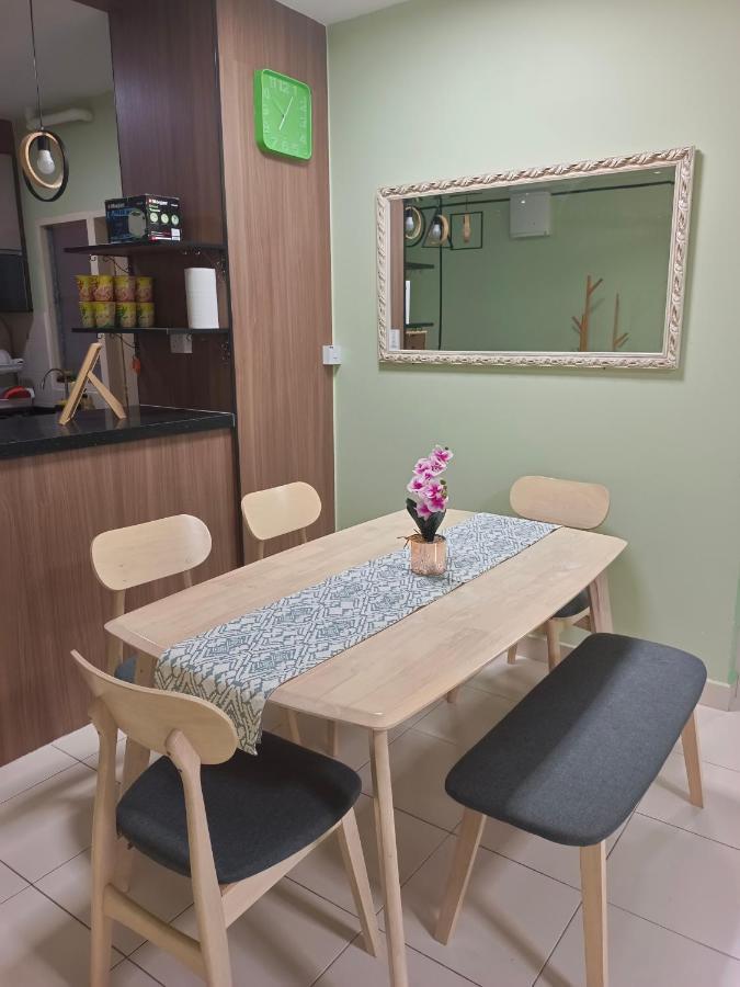 Nena Homestay Setia Alam, Air Conditioned, High Speed Internet Shah Alam Esterno foto