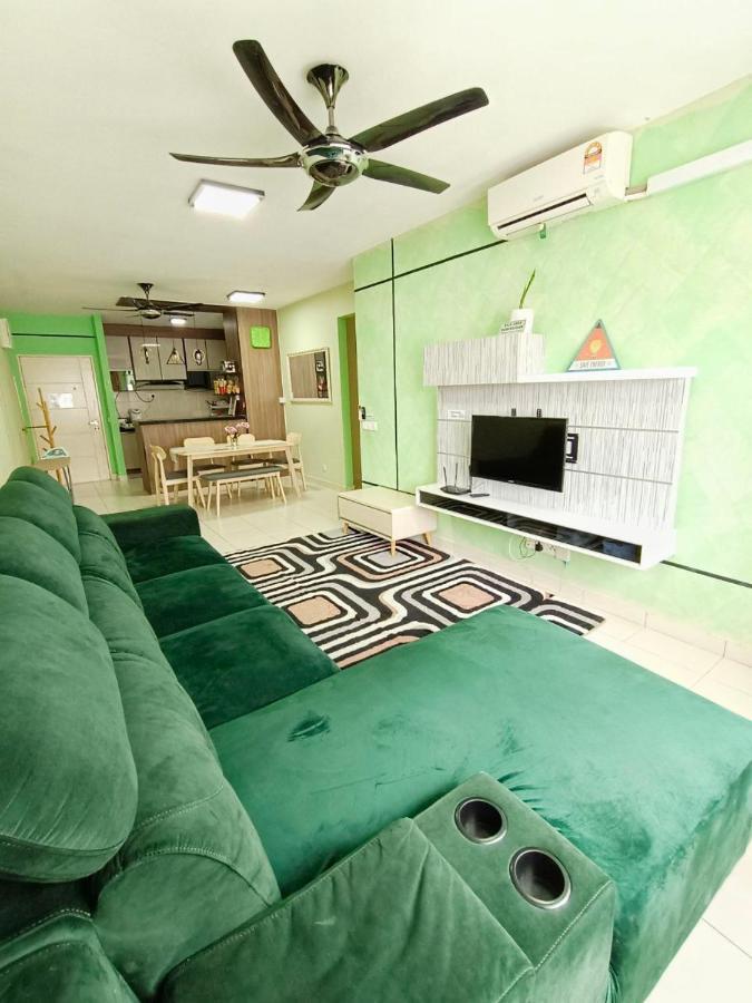 Nena Homestay Setia Alam, Air Conditioned, High Speed Internet Shah Alam Esterno foto