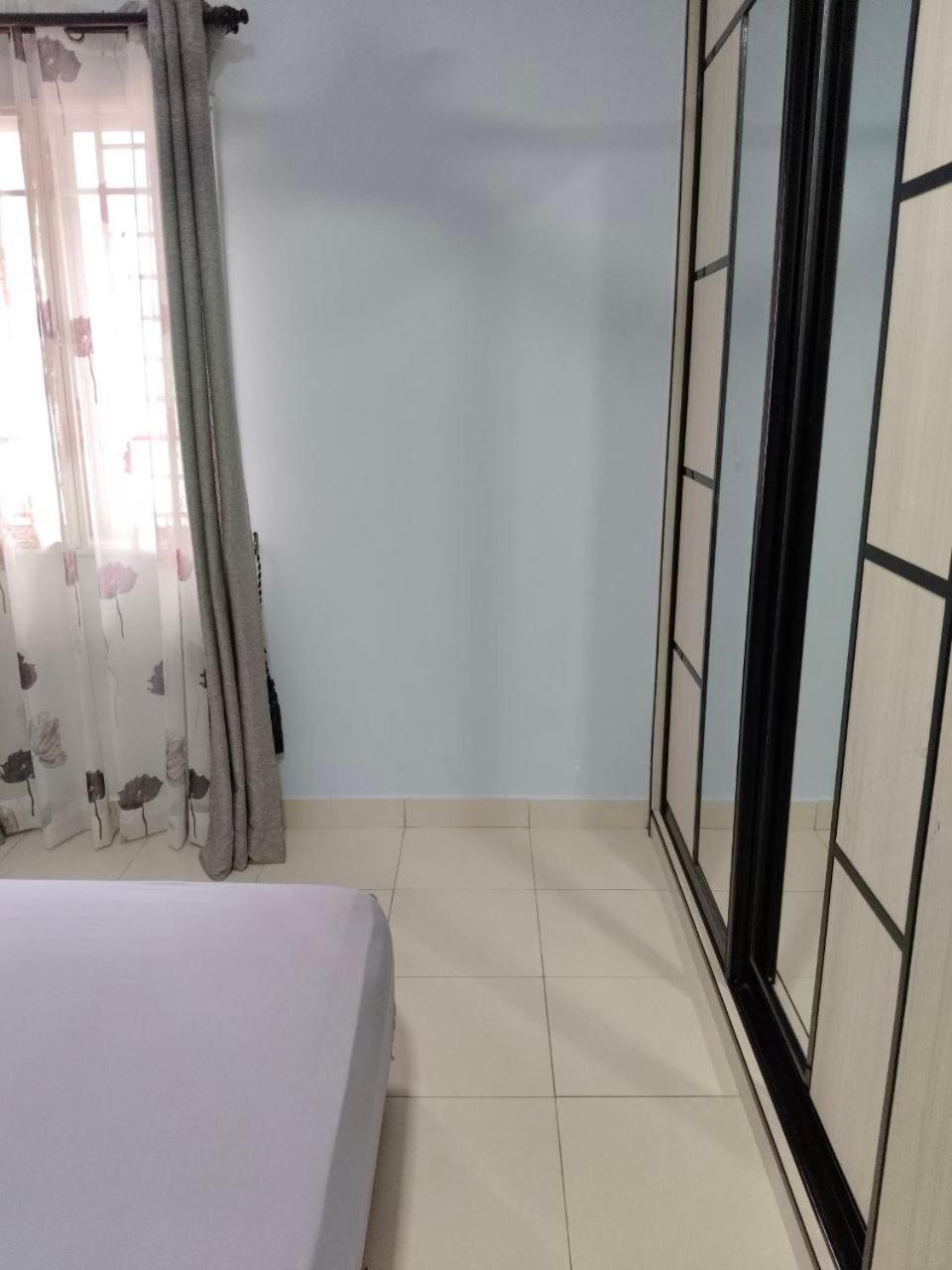 Nena Homestay Setia Alam, Air Conditioned, High Speed Internet Shah Alam Esterno foto